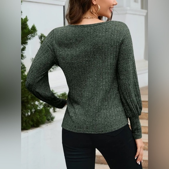 Serene Ribbed Lantern Sleeve Knit Top - Picture 3 of 4